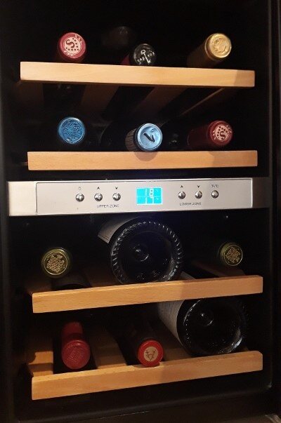 Weintemperatur und Gläser im Weinproben
